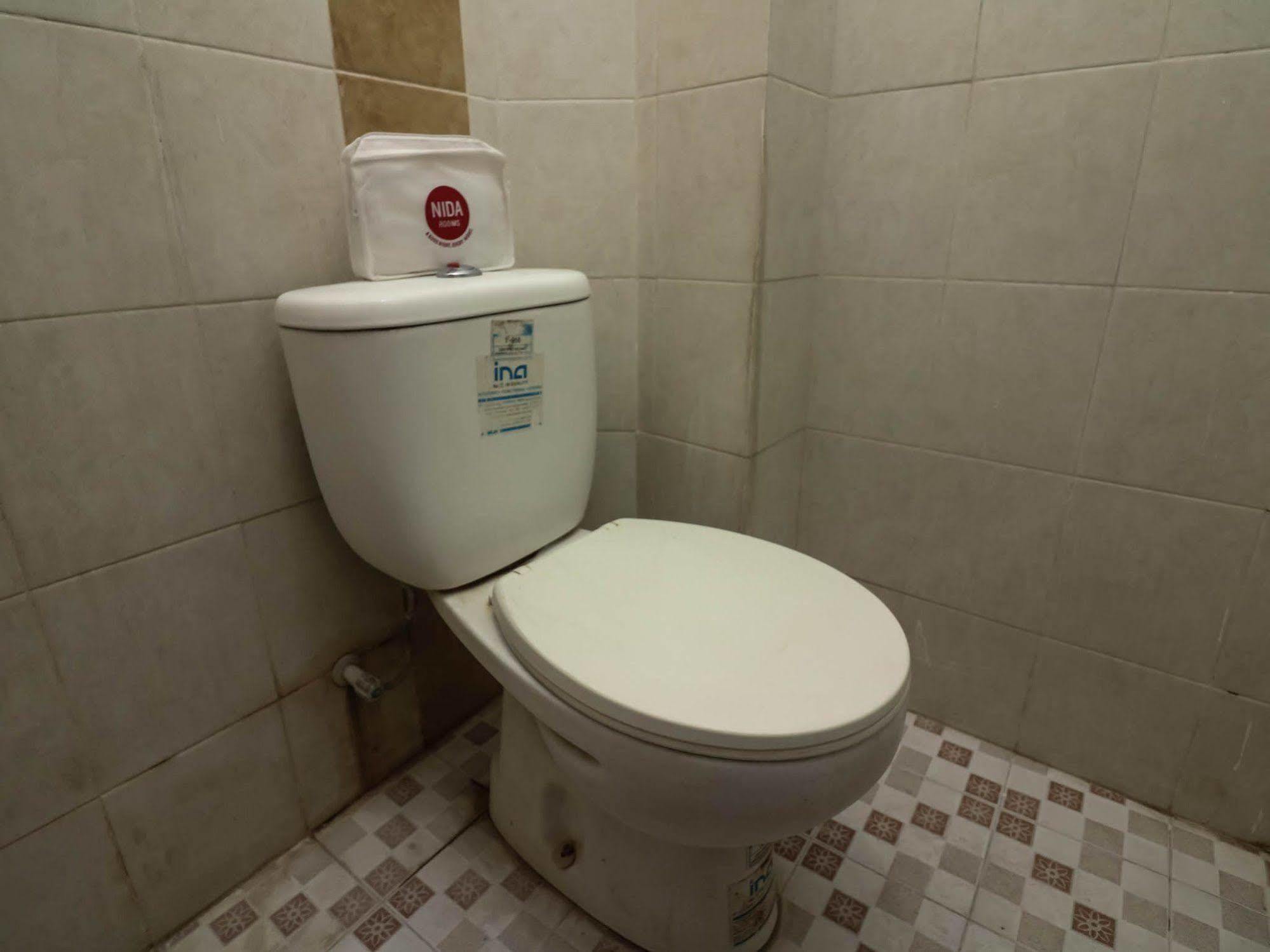 Super Oyo 91495 Hotel Indah Residence Dempassar Exterior foto