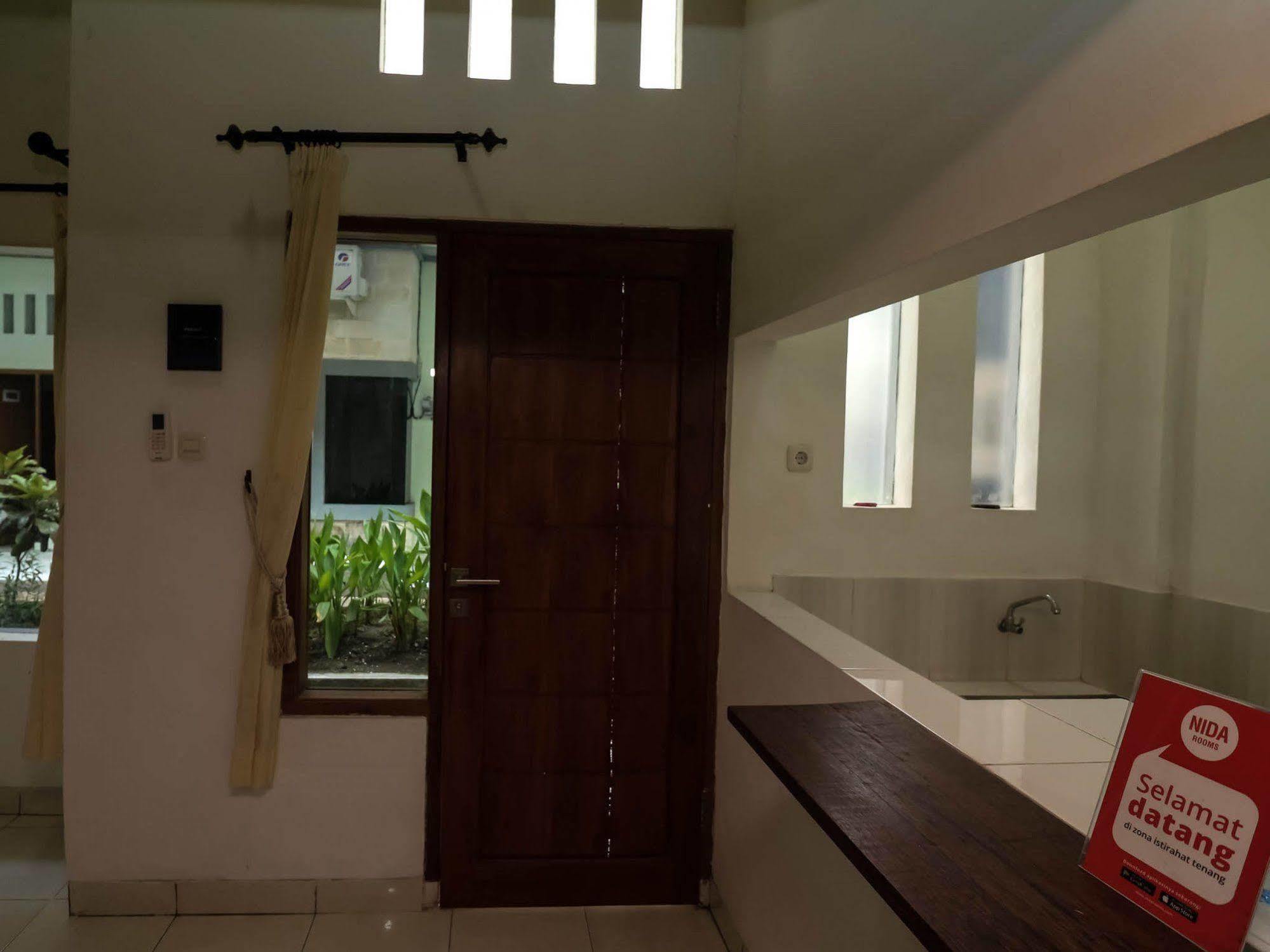 Super Oyo 91495 Hotel Indah Residence Dempassar Exterior foto